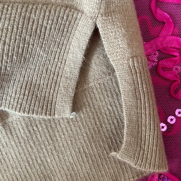 NWOT Prologue tan v neck sweater - Picture 6 of 7